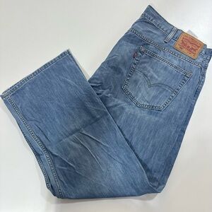 Levi's Men's Light Blue Straight Jeans